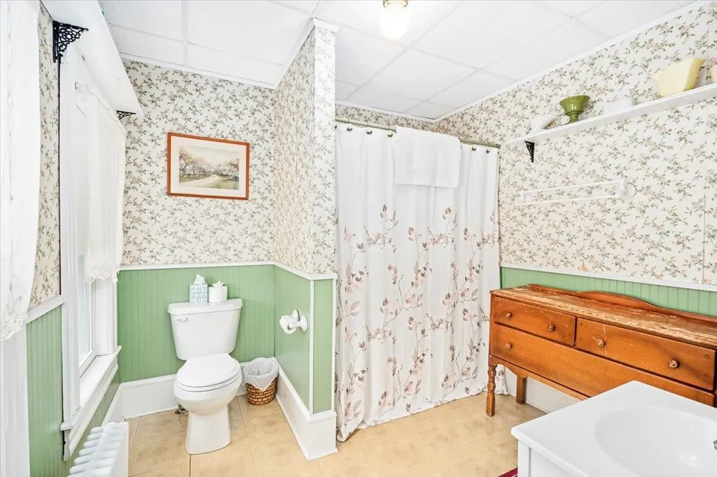 5 Greenhouse Lane Bradford NH 03221