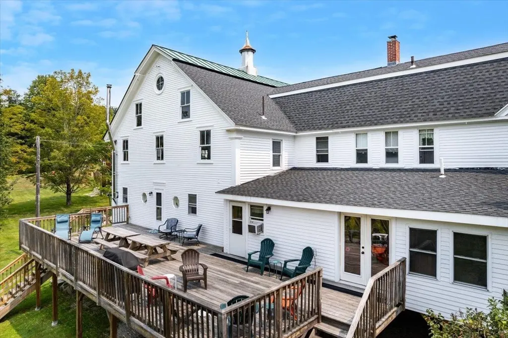 5 Greenhouse Lane Bradford NH 03221