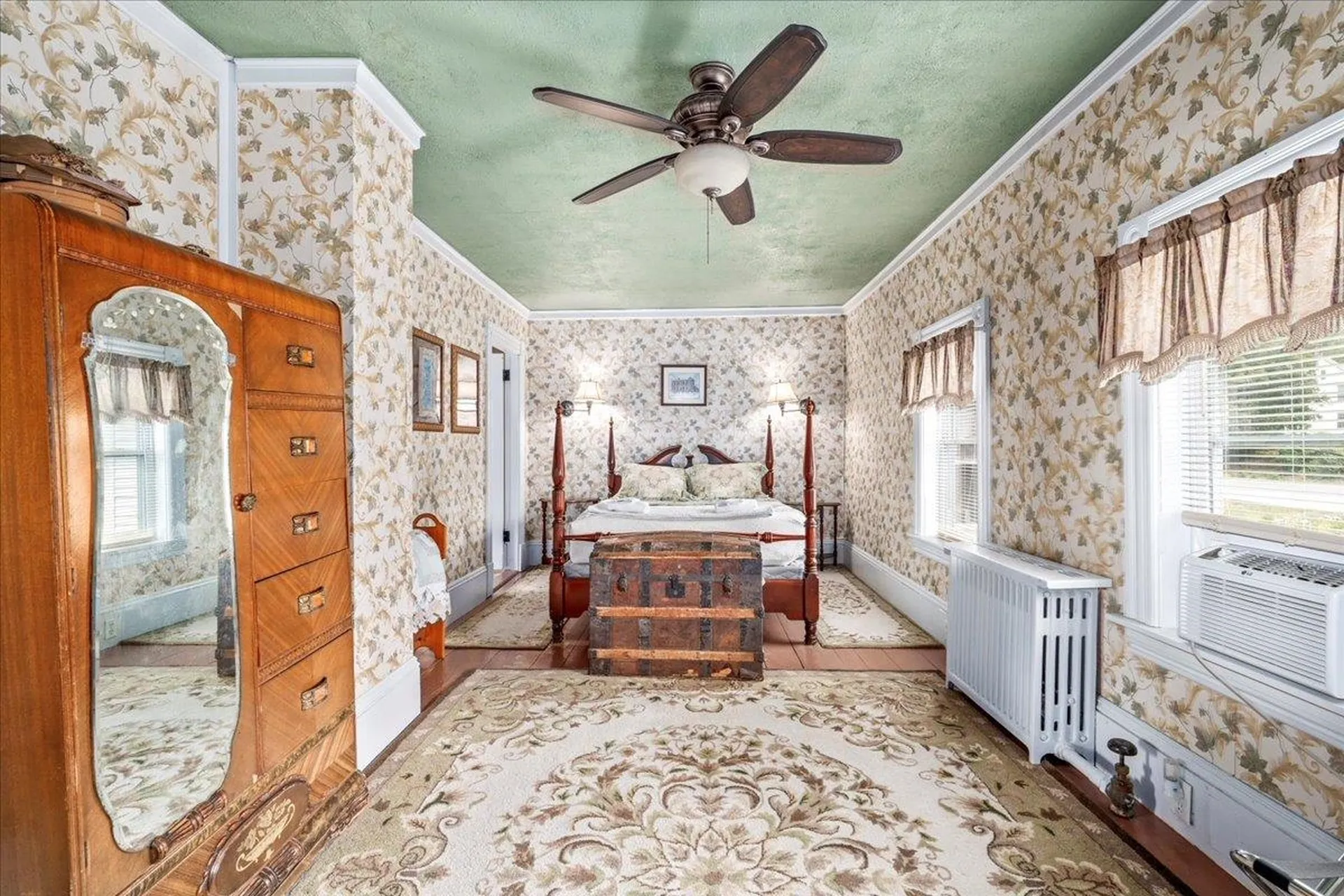 5 Greenhouse Lane Bradford NH 03221