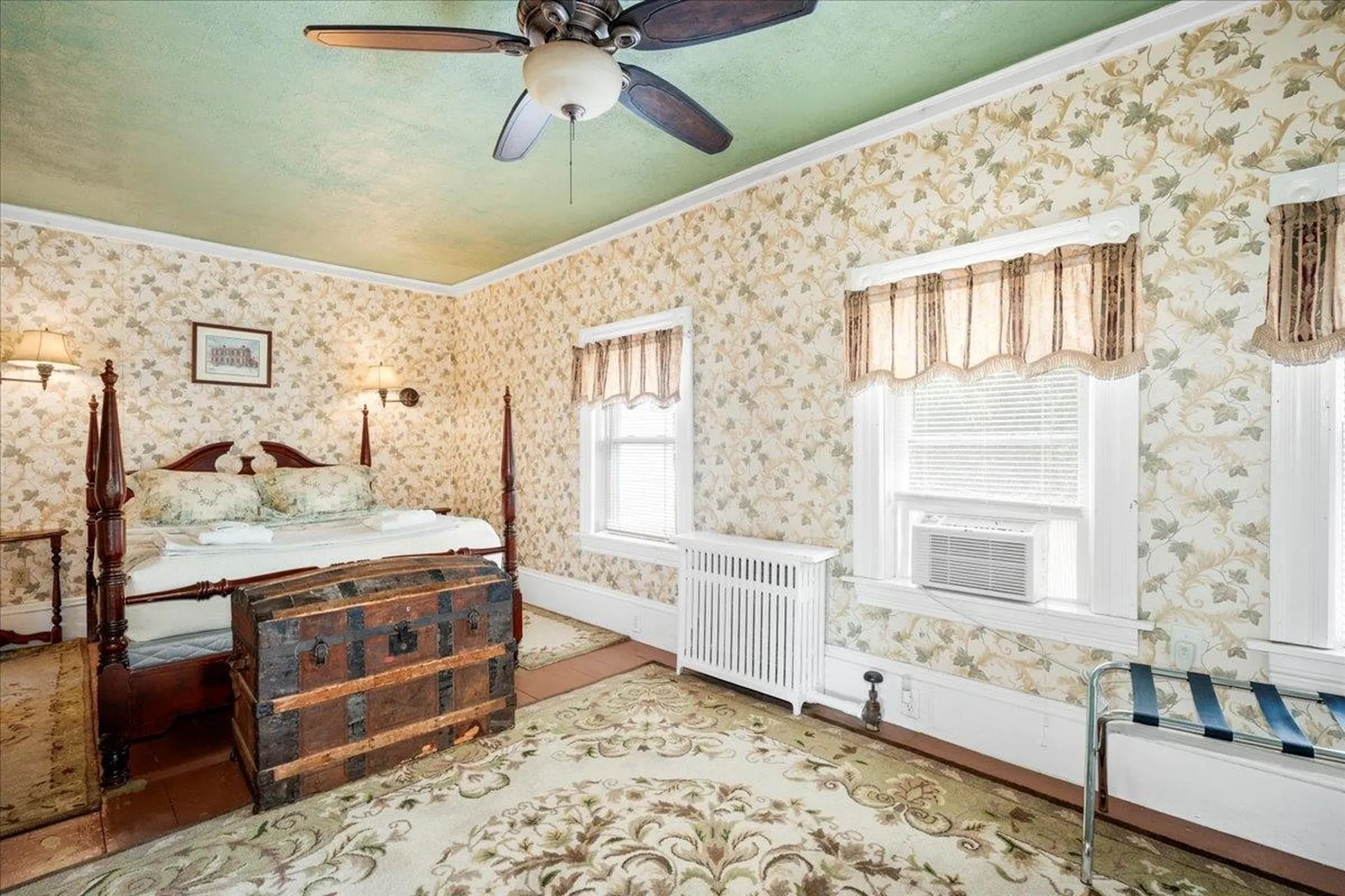 5 Greenhouse Lane Bradford NH 03221