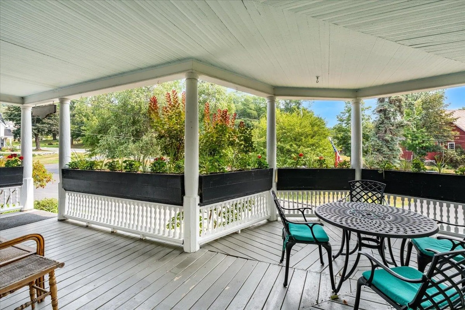 5 Greenhouse Lane Bradford NH 03221