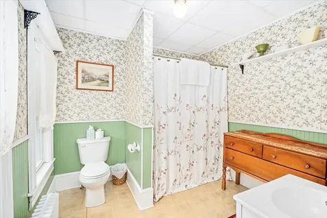 5 Greenhouse Lane Bradford NH 03221