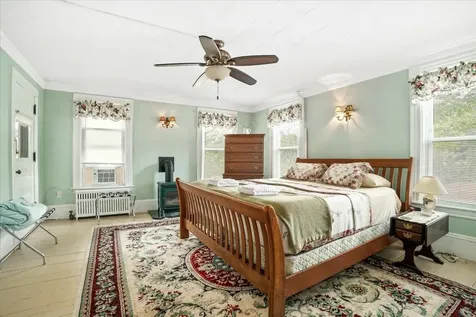 5 Greenhouse Lane Bradford NH 03221