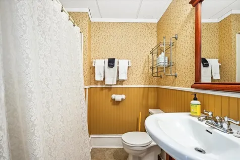 5 Greenhouse Lane Bradford NH 03221