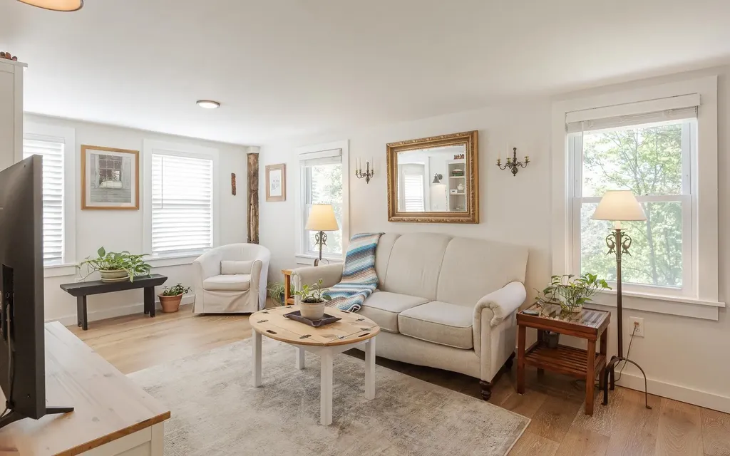 31 Pleasant Street Walpole NH 03608