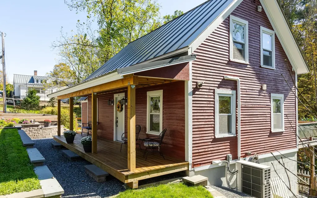 31 Pleasant Street Walpole NH 03608