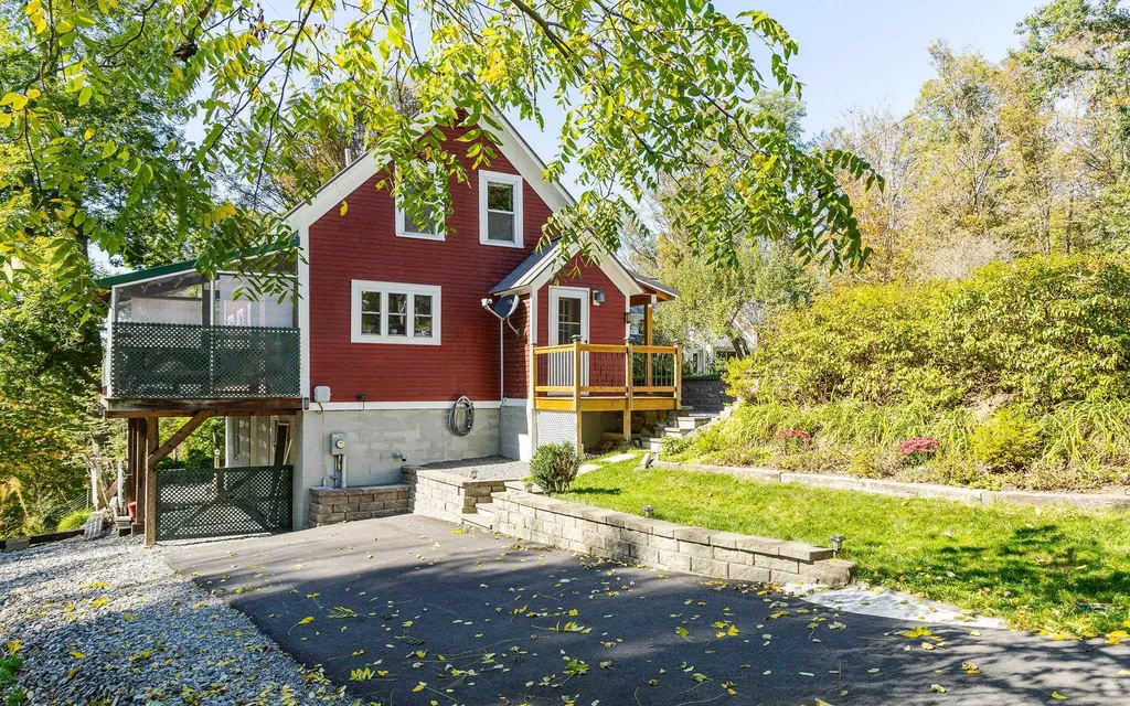 31 Pleasant Street Walpole NH 03608