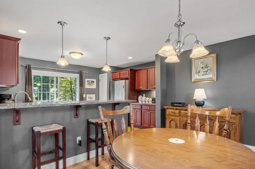 39 Evangelyn Drive Bow NH 03304