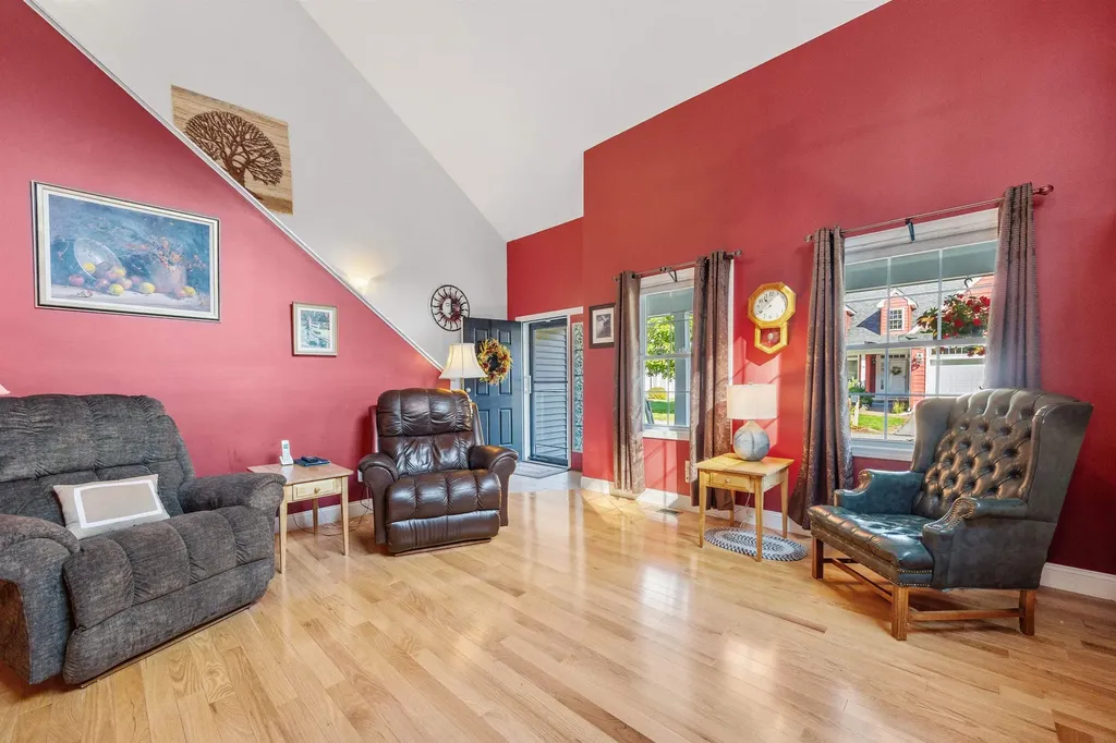 39 Evangelyn Drive Bow NH 03304