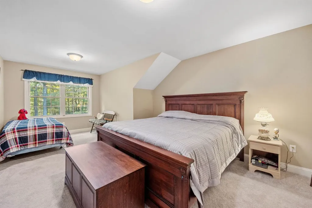 39 Evangelyn Drive Bow NH 03304