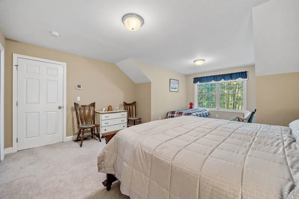 39 Evangelyn Drive Bow NH 03304