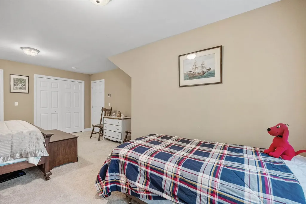 39 Evangelyn Drive Bow NH 03304