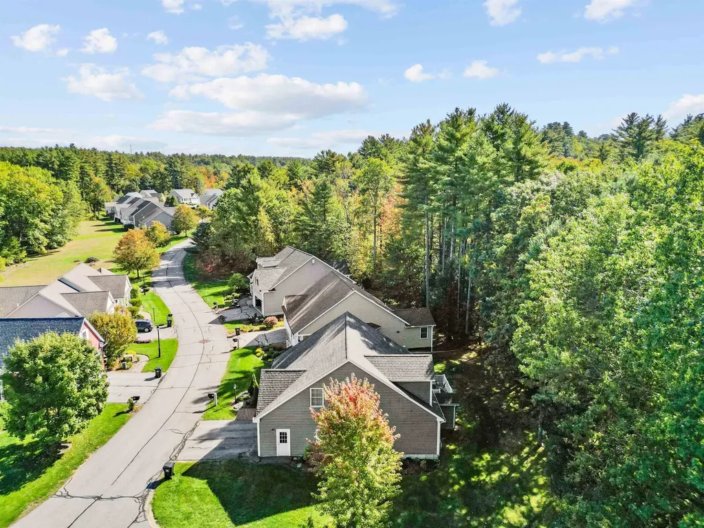 39 Evangelyn Drive Bow NH 03304