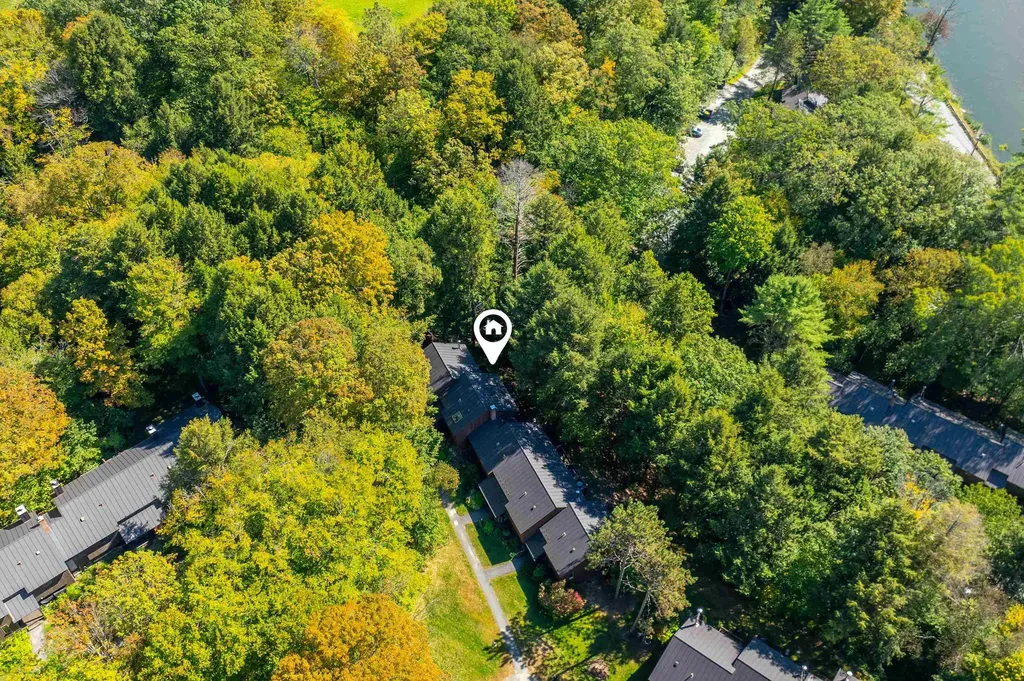 253 Old Quechee Road Hartford VT 05059