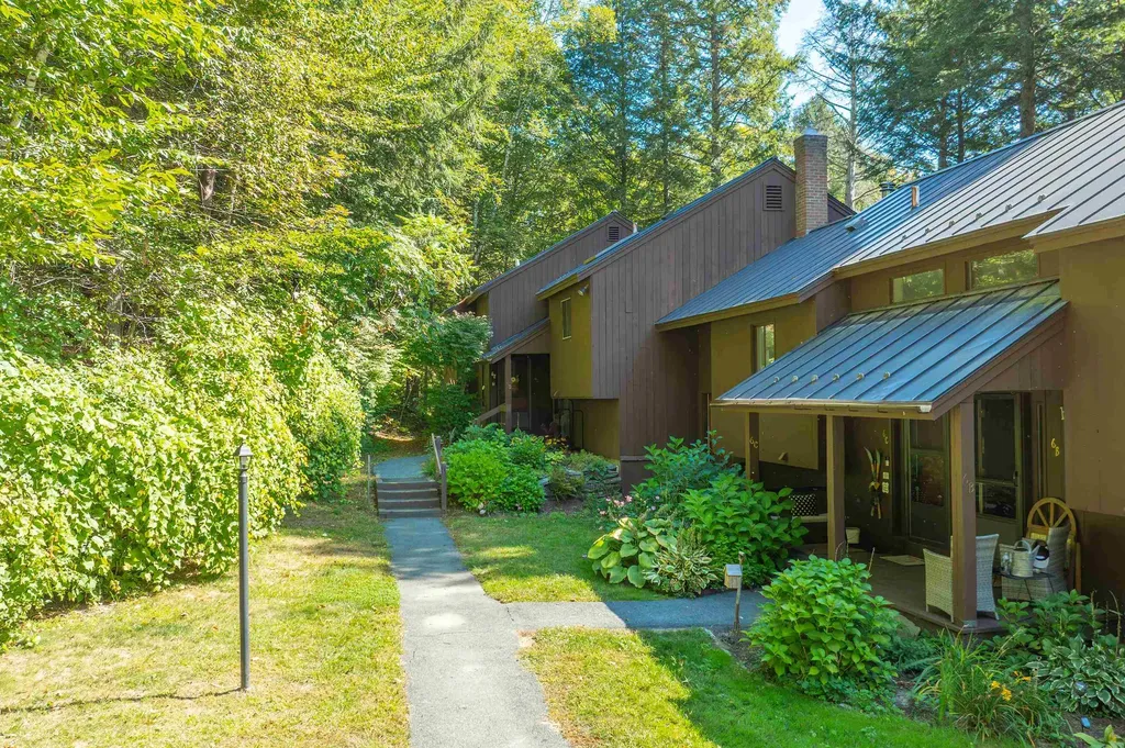 253 Old Quechee Road Hartford VT 05059