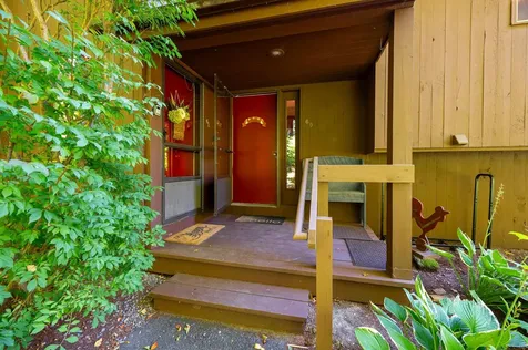 253 Old Quechee Road Hartford VT 05059