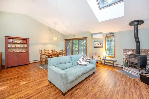 253 Old Quechee Road Hartford VT 05059