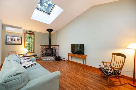 253 Old Quechee Road Hartford VT 05059