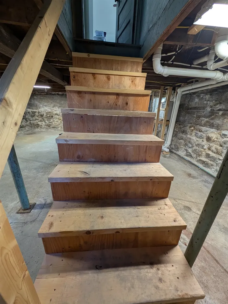 23 Pine Street Gorham NH 03581