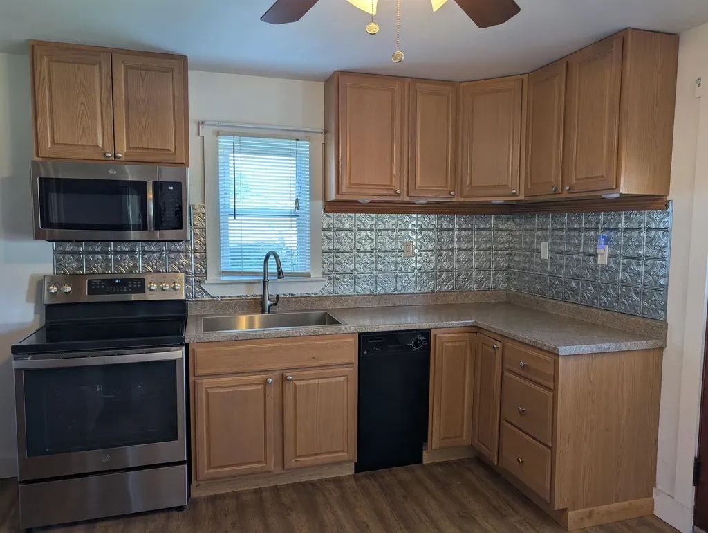 23 Pine Street Gorham NH 03581