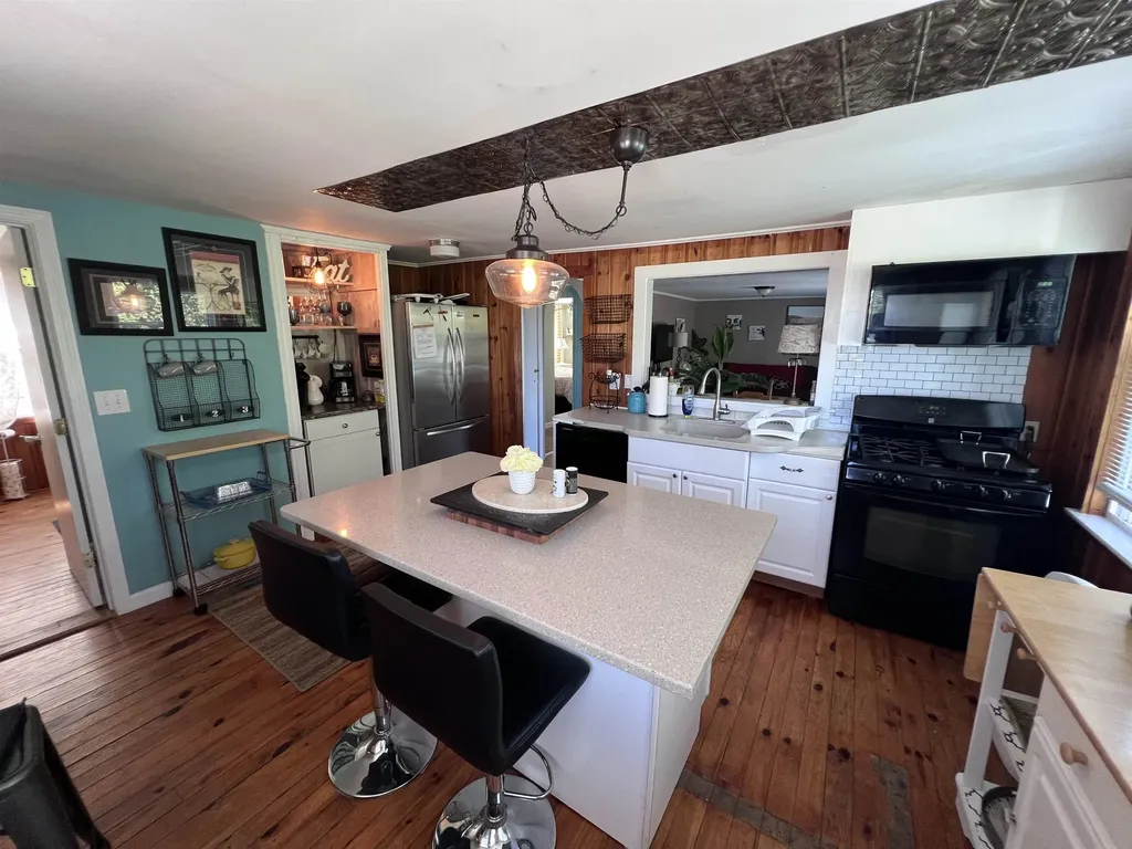 78 Long Island Road Moultonborough NH 03254