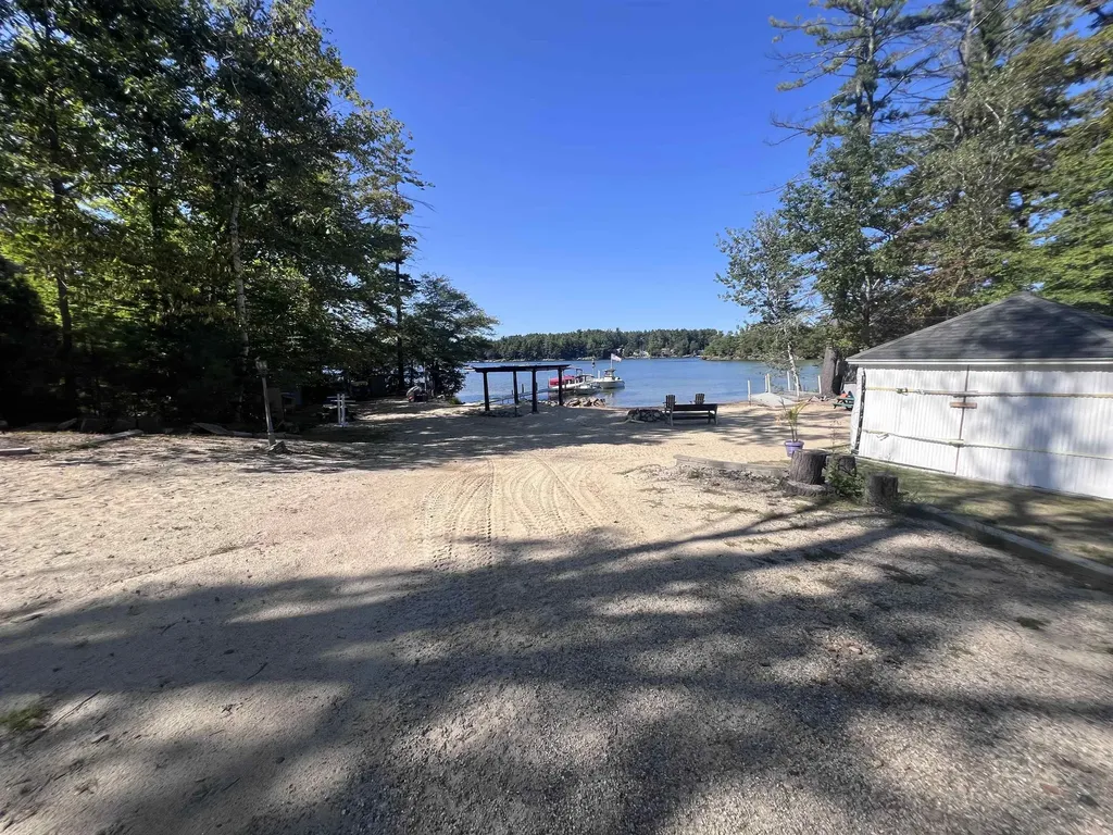 78 Long Island Road Moultonborough NH 03254