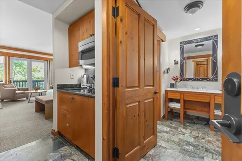 7412 Mountain Road Stowe VT 05672