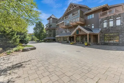 7412 Mountain Road Stowe VT 05672