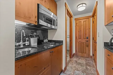 7412 Mountain Road Stowe VT 05672