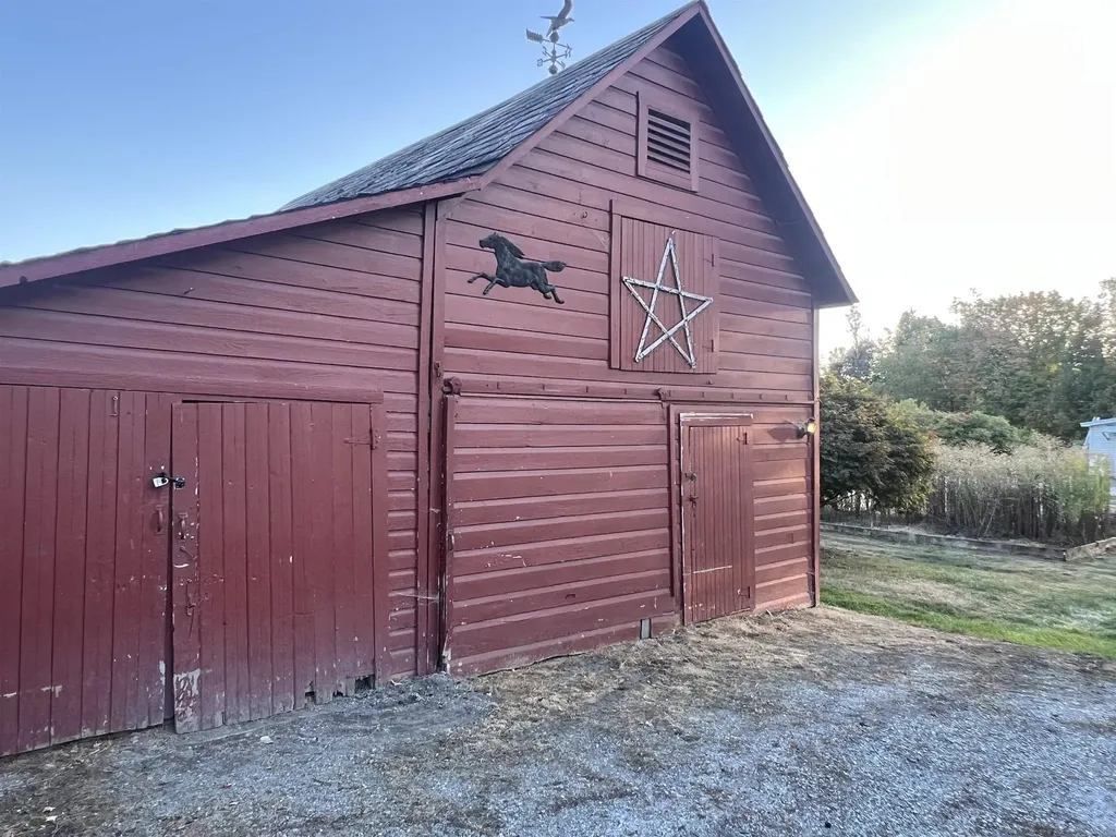 1100 E. Main Street Poultney VT 05764