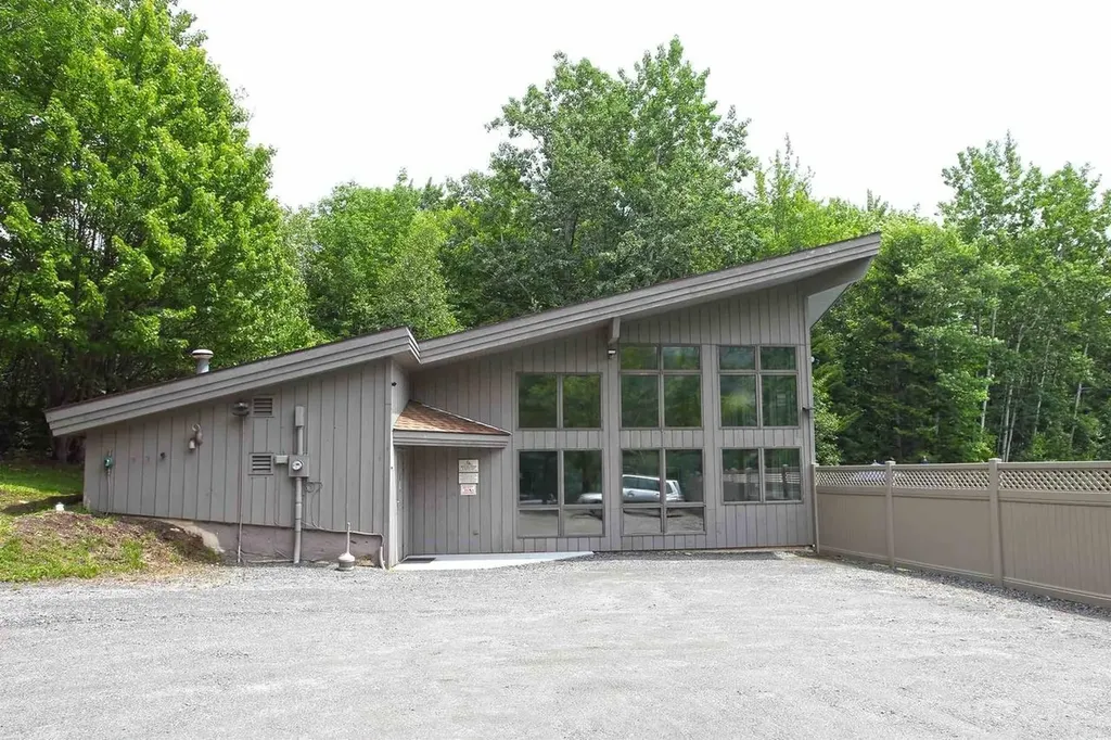 339G Handle Road Dover VT 05356