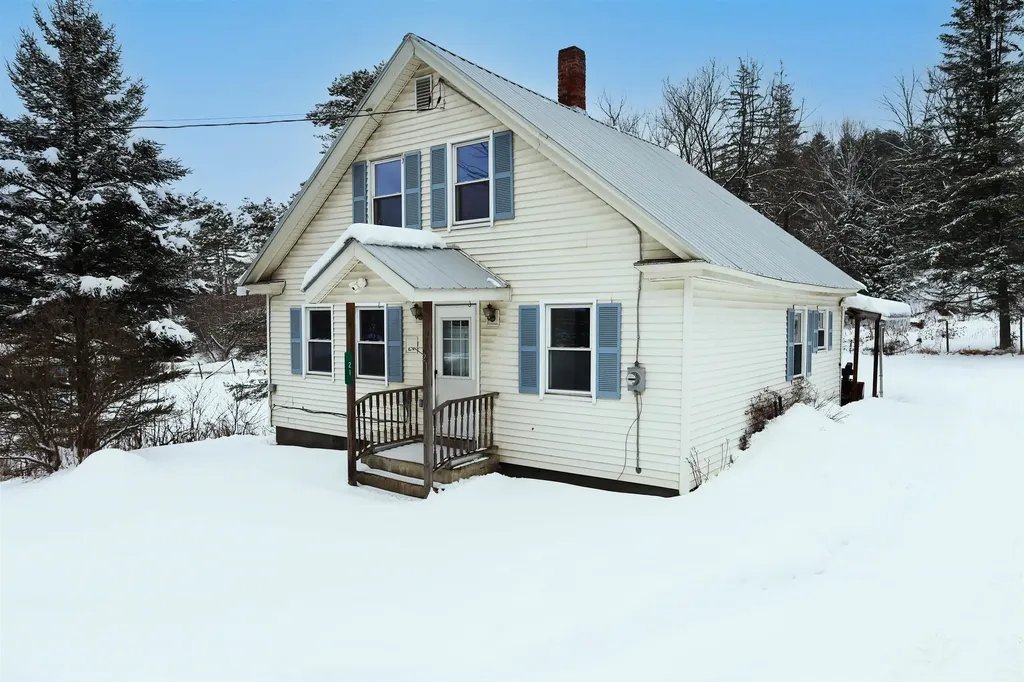 21 Ledge Road Lyndon VT 05851