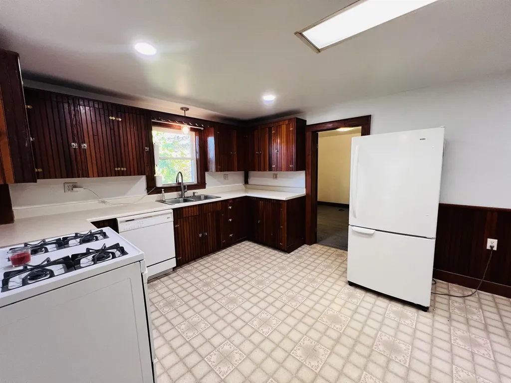 21 Ledge Road Lyndon VT 05851