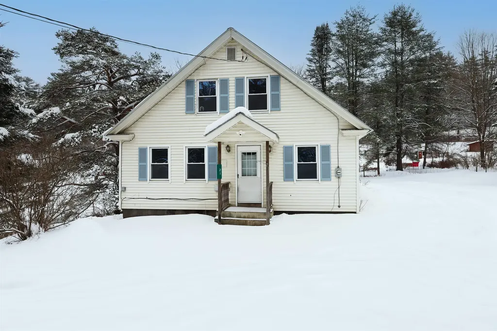 21 Ledge Road Lyndon VT 05851