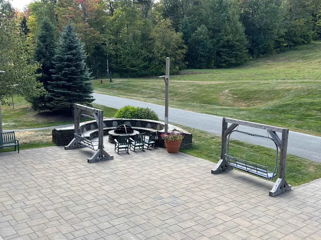 123/125 Qtr 4 Grand Summit Way Dover VT 05356