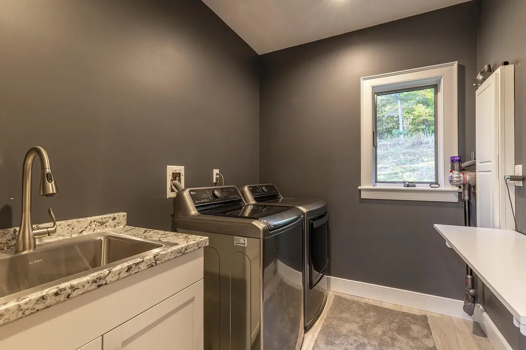 124 Barlow Road Mount Holly VT 05758