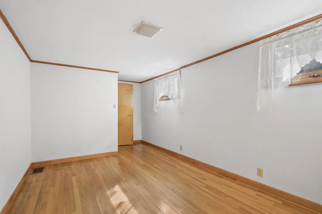 37 Perkins Road Londonderry NH 03053