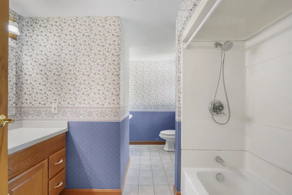 37 Perkins Road Londonderry NH 03053