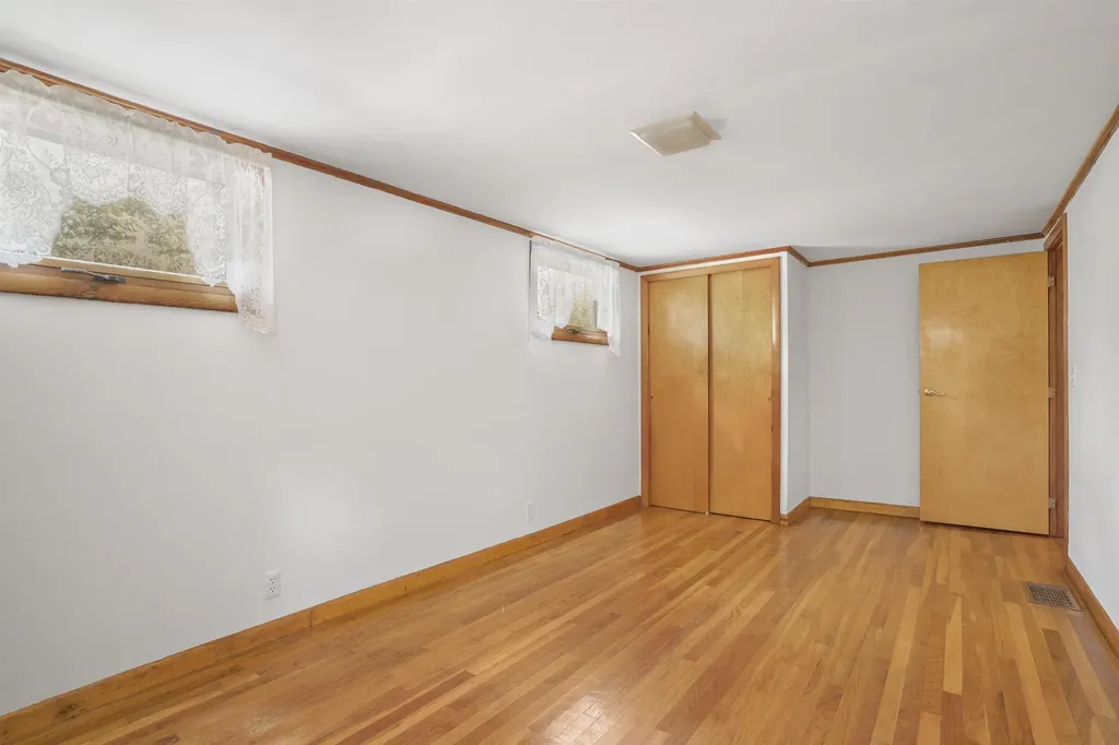 37 Perkins Road Londonderry NH 03053