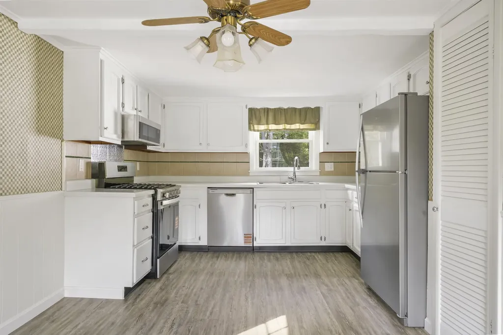 37 Perkins Road Londonderry NH 03053