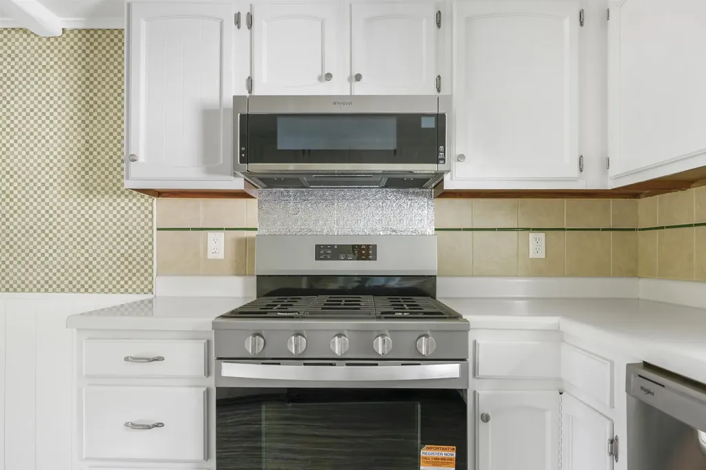 37 Perkins Road Londonderry NH 03053