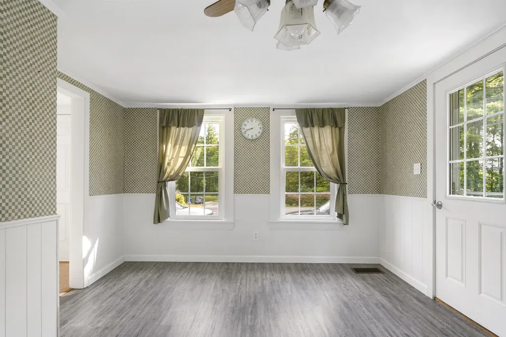 37 Perkins Road Londonderry NH 03053