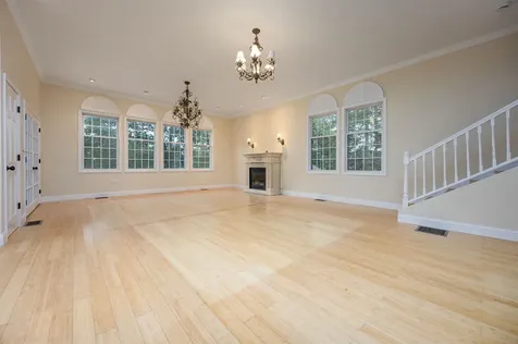 136 Shore Drive Salem NH 03079