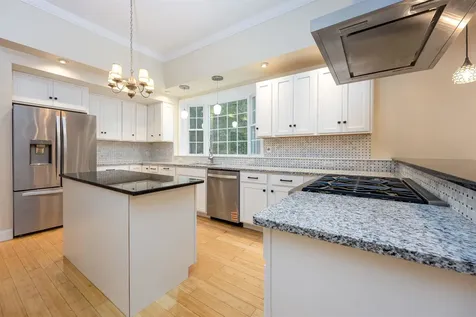 136 Shore Drive Salem NH 03079