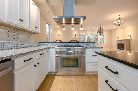 136 Shore Drive Salem NH 03079