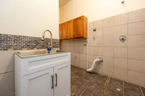 136 Shore Drive Salem NH 03079