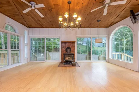 136 Shore Drive Salem NH 03079