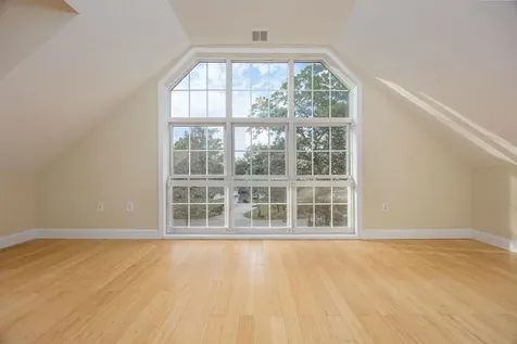 136 Shore Drive Salem NH 03079