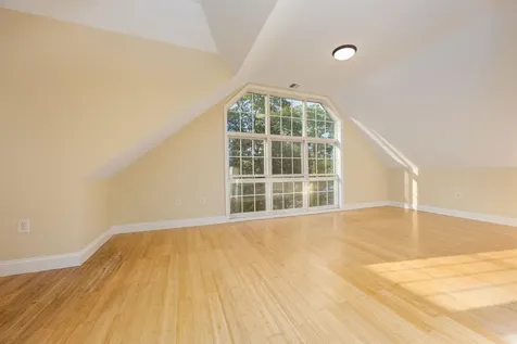 136 Shore Drive Salem NH 03079