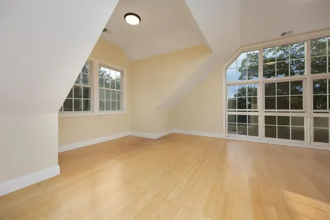 136 Shore Drive Salem NH 03079